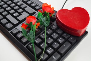 いざ、パートナー探し…初期投資は締めて「12万円」ナリ