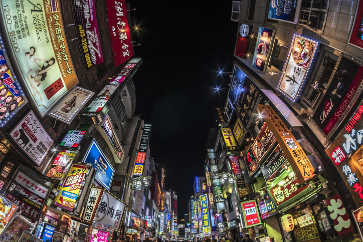 夜の世界に別れを告げて（写真:iStock）