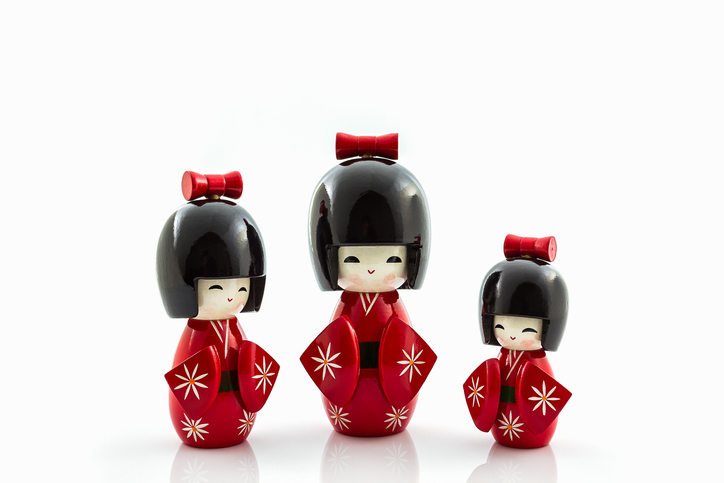 こけしにすがる乙女心（写真:iStock）