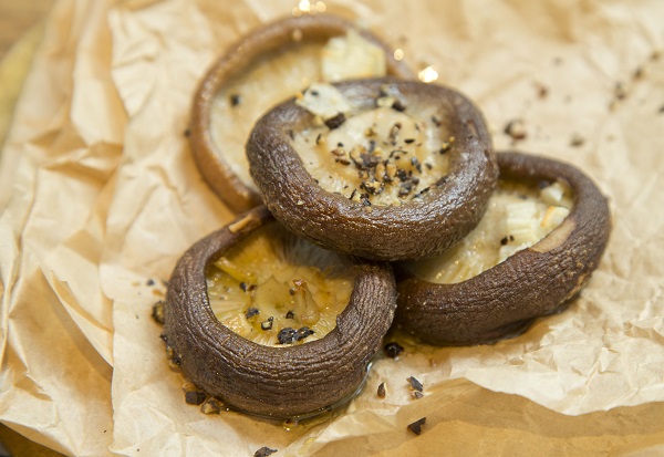 合うお酒＝白ワイン（Ｃ）コクハク