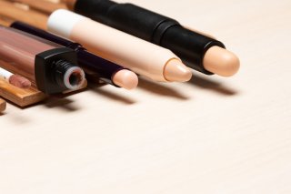 青クマ・茶クマ・黒クマを瞬殺 コンシーラーはカラーが重要