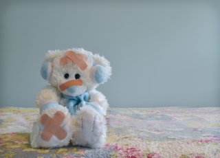 DV夫と別れた女性が密かに傷ついている 周囲の心ない言葉3選