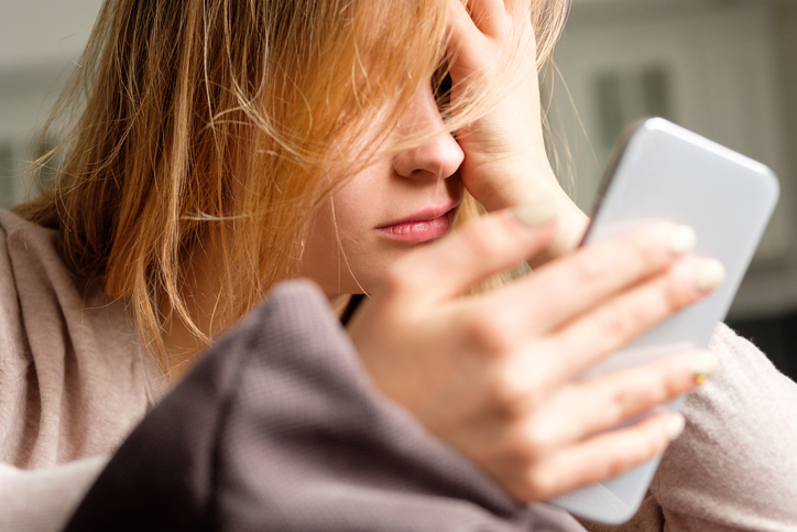 またどうでもいい動画送ってきた…（写真:iStock）