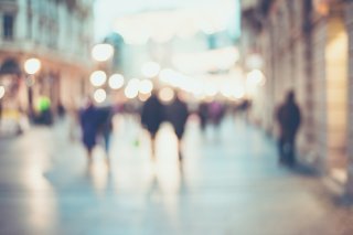 人混みの中でプレーしたい2人へ 優秀なリモコン付きバイブ