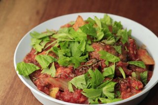 「サバの味噌煮缶とトマトの煮込み」2つの酸味が味に深みを