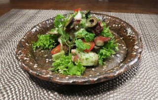 簡単万能ソースで南仏の味を楽しむ「タコのマリネ香草風味」