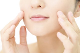 毛穴のリフトアップで若々しい肌をキープしよう（写真:iStock）