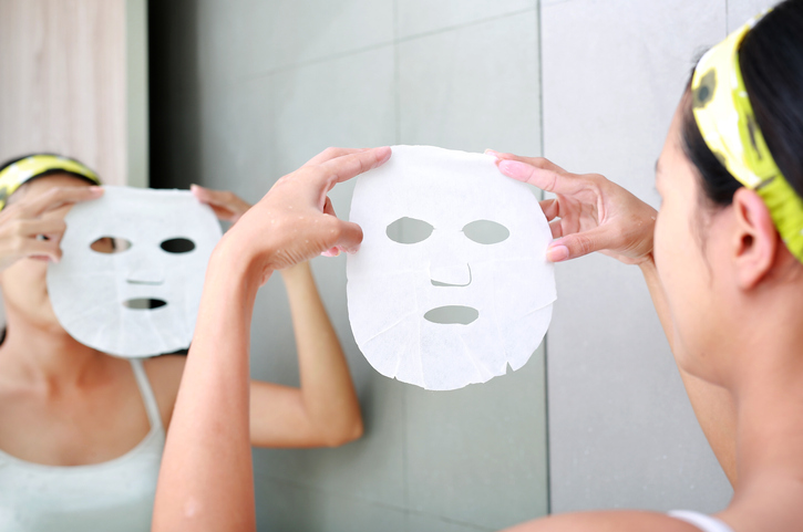 便利でリーズナブルなシートマスク（写真:iStock）