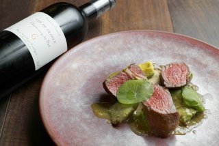 おもてなしにもピッタリ「牛赤身ロティ～アボカドソース～」