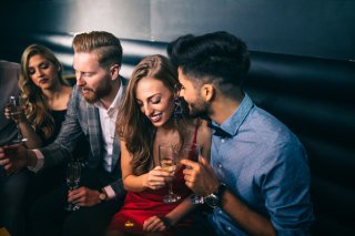 ほどよい賑やかさ（写真:iStock）