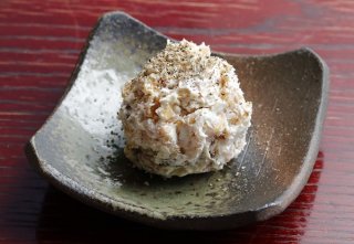 伝説の店の人気定番メニュー「生ハムとイチジクの白和え」