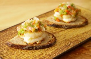 野菜たっぷりの万能ソース「エビのカナッペゴイスアルギ風」