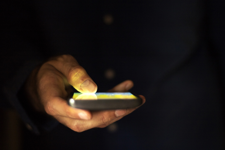 「なんで仕事が終わったのに連絡しないの？」／（写真:iStock）