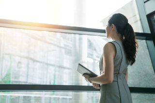 今すぐマネしたい！ 職場で好かれる女性の10個の共通点♪