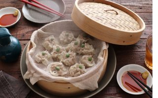 ホムパでも大盛況!みんなで作ろうジューシーなシュウマイ♪