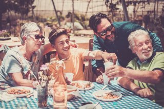 【悲報】“家族大事アピール男”にろくな男がいないことが判明