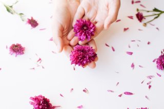 花弁の先でチロチロと…なぶるように刺激しても気持ちイイ