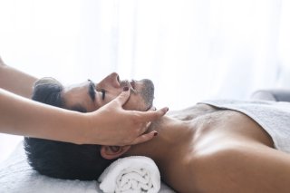 男性向けアロマエステを副業にする女性たち…都内OLの告白