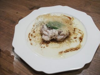 外はパリパリ、中はとろ~り「タラ白子のカダイフ焼き」