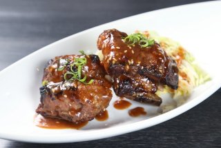 「豚のスペアリブのみそ漬け」お肉好きにはたまらない一品