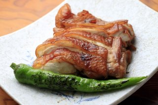 醤油が効いたキレのよさ…かえしを使った「そば屋の焼き鳥」