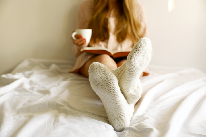 秋の夜長に読書はいかが？（写真:iStock）