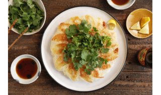 【パクチーえび餃子】パクラー集合！ お好みで追いパクも♡