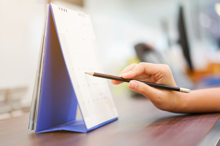 相手のスケジュールを必ずチェック！（写真:iStock）