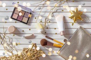 新春に映えるアイメイク！ 目元が華やぐワンポイントテク