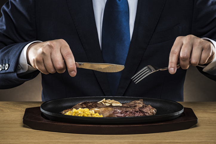 食欲旺盛な男性は性欲も…？（写真:iStock）