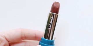 色っぽい唇に！「ブラウン」のちょい足しリップテクで大変身