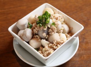 「サトイモとひき肉の煮物」冷凍サトイモを使えば包丁いらず