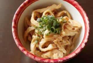 「鶏皮カラシ和え」安い食材が爽やかなおツマミに大変身!