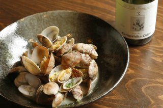 「あさりのシードル蒸し」りんごの甘みと酸味の相性が抜群!