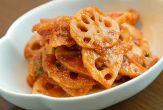 「レンコンのマリナーラ風」瓶詰ピザソースならすぐに完成