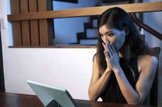 顔のテカリを徹底排除！原因や対処法を知ってサラサラ肌に♪