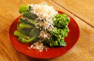 「菜の花の昆布締め」染み込んだ出汁とほんのりした苦み