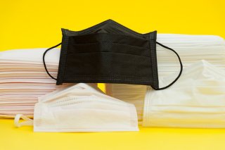新型肺炎で白マスク不足…女子が使っても見た目OKなマスクは