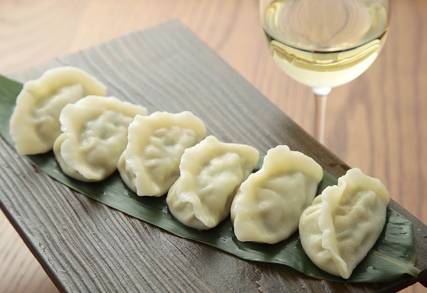 合うお酒＝白ワイン（Ｃ）コクハク