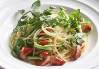 白ワインと一緒に「ソーセージとクレソンのペペロンチーニ」