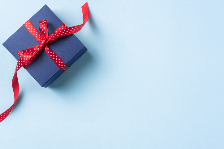 プレゼント目当てにしおらしく（写真:iStock）