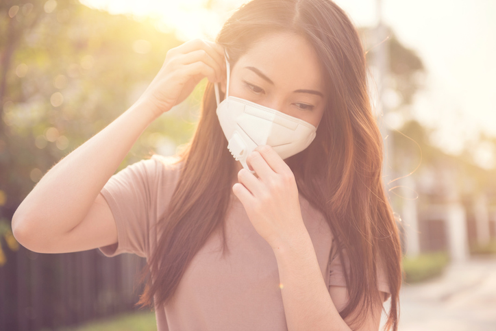マスクの装着がストレスに（写真:iStock）