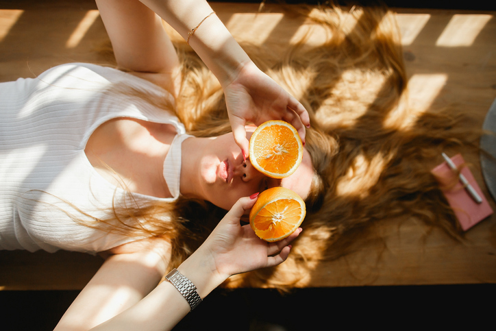 ビタミンCを味方につけて美肌に（写真:iStock）