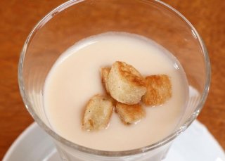 「白インゲン豆の冷たいスープ」暑い日に食べたい冷たい前菜