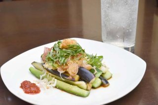 「ナスとキュウリの醤油漬け」みずみずしい夏野菜のハーモニー