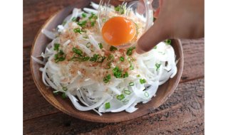 割らないようにそうっと…