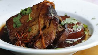 「豚バラ肉の角煮スパイスソース」週末昼下がりに仕込みたい