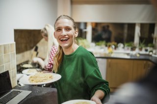 料理スキルは重要かも！？（写真:iStock）