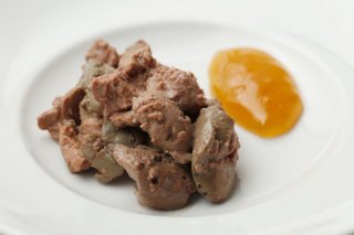 「鶏レバーのコンフィと杏ジャム」甘酸っぱいジャムが合う