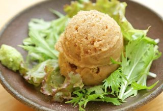 「焦がし醤油のポテサラ」濃縮された醤油味でビールが進む